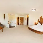 سوليتر هوف 4*
